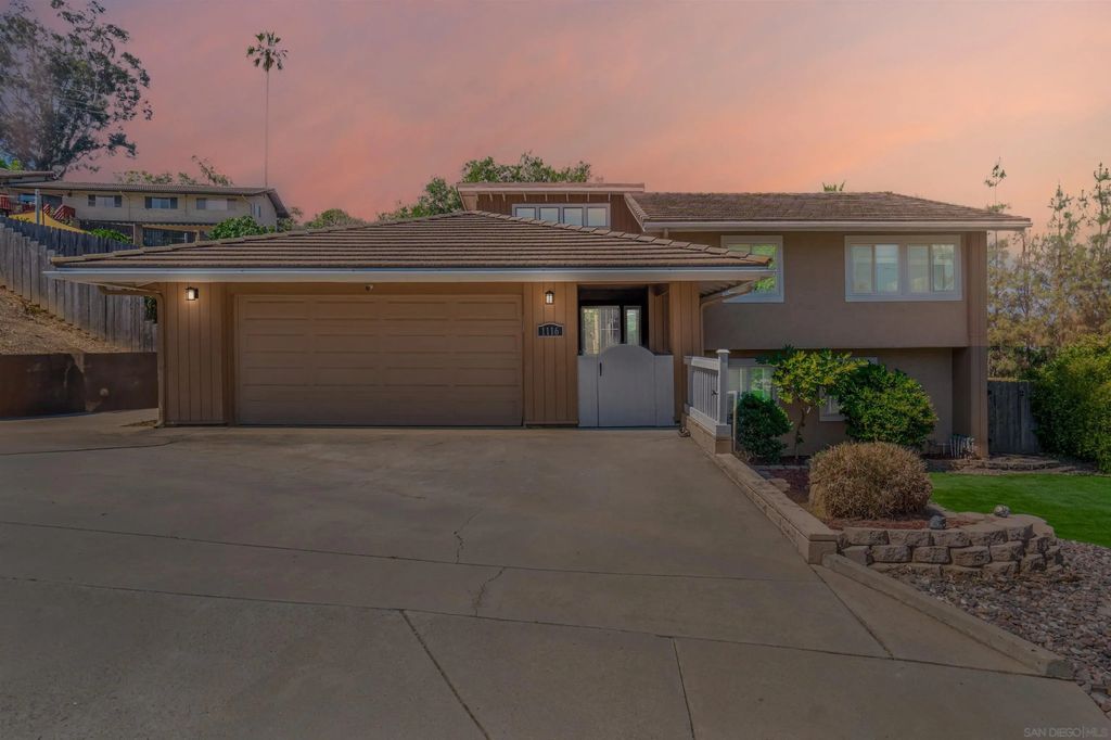 1116 Circle Dr, Escondido