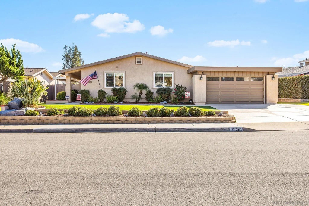 9139 Inverness Rd, Santee