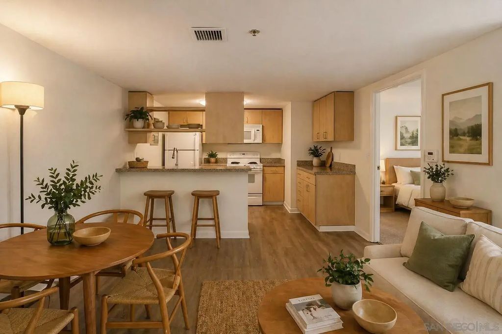 425 W Beech St 708, Downtown (DT)