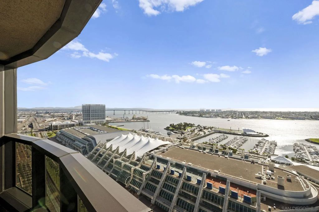 100 W Harbor Dr 3005, DOWNTOWN