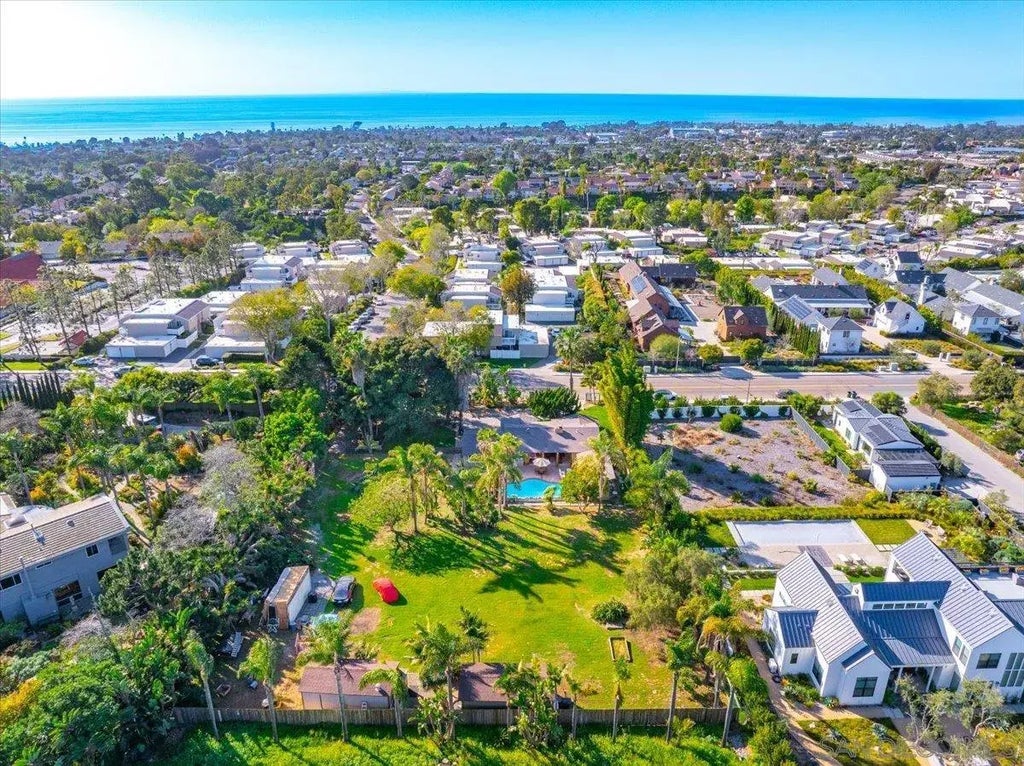 1386 Lake Drive, Encinitas