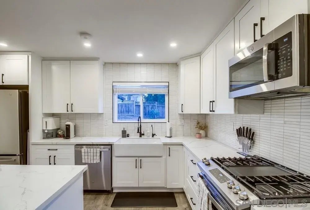 23 N California Northwest 21332, California