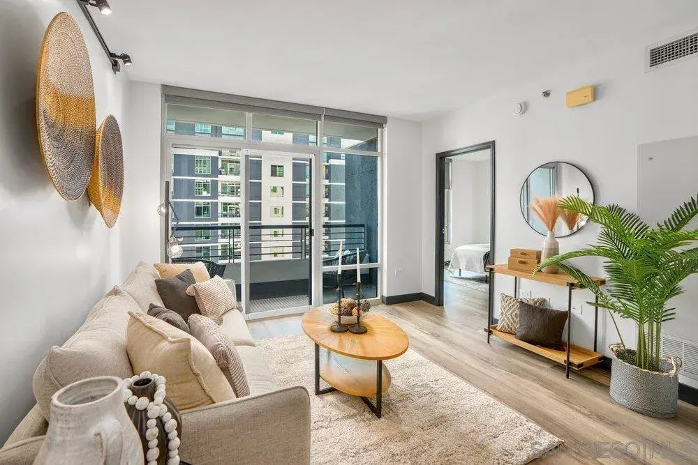 425 W Beech St 1452, DOWNTOWN