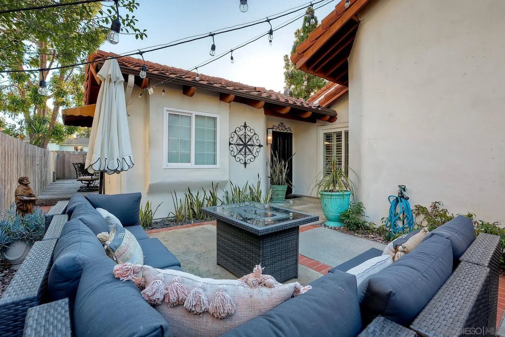 2037 Countrywood Way, Encinitas