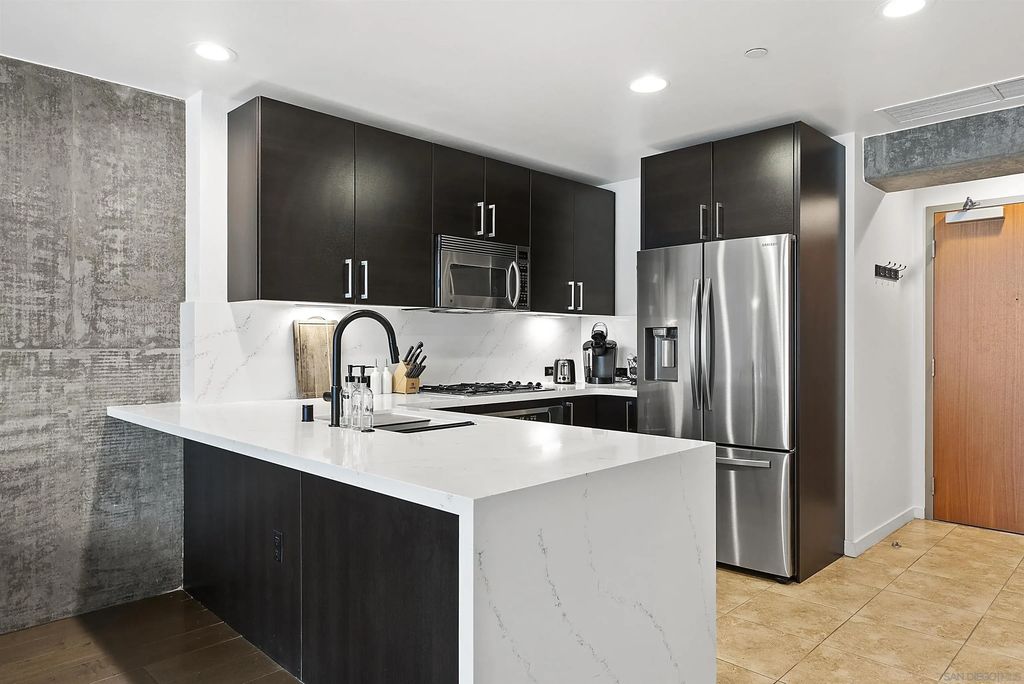800 The Mark Ln 803, DOWNTOWN
