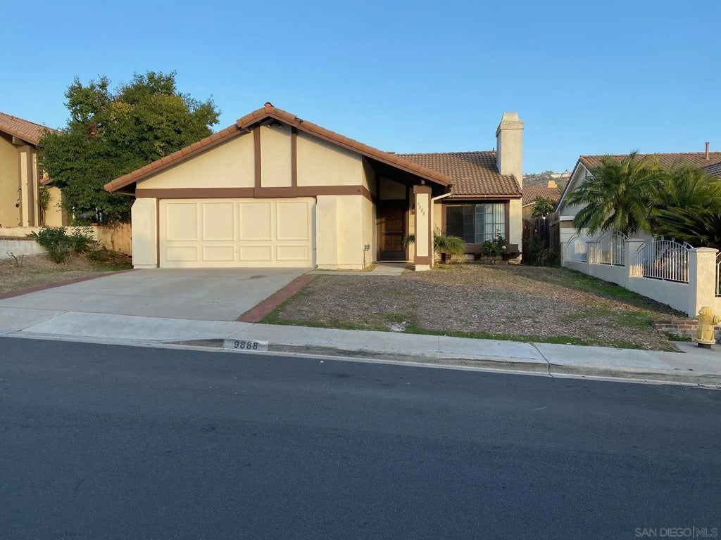 9888 Dauntless St, MIRA MESA