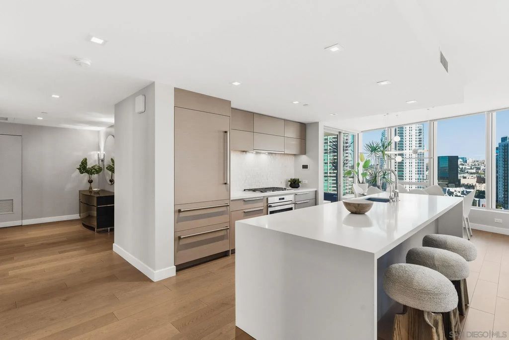 888 W E Street 1705, DOWNTOWN