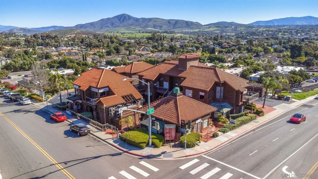 5120 Robinwood Road, Bonita