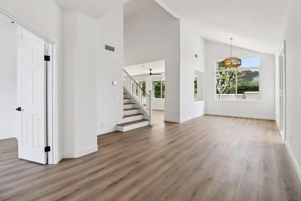 2082 Fairhope Loop, Vista