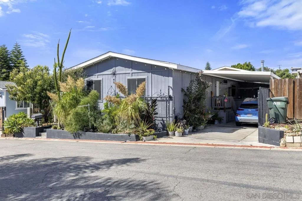 1380 Oak Hill Dr Spc 42, Escondido