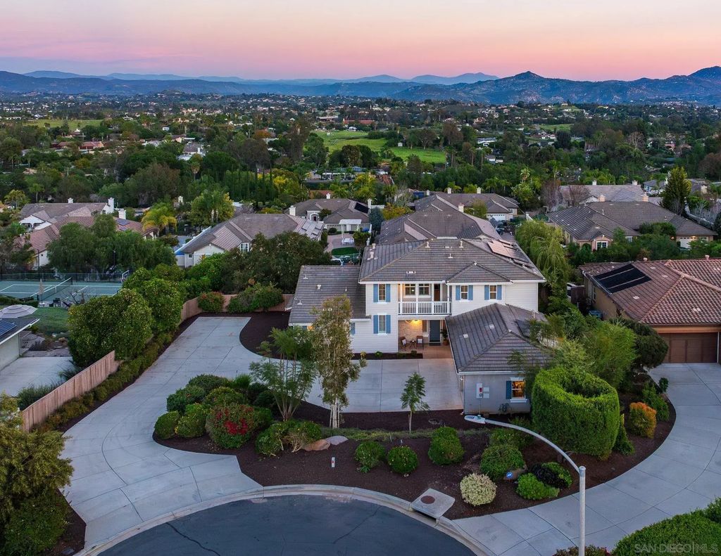 1725 Continental Lane, Escondido