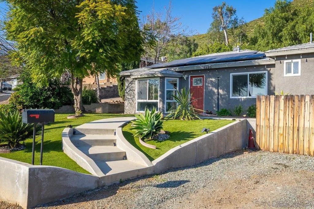 1395 S Somermont Dr., El Cajon