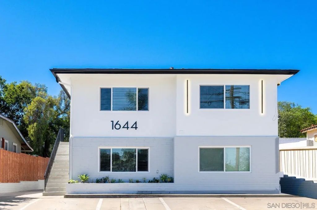 1644 Grove Street, 