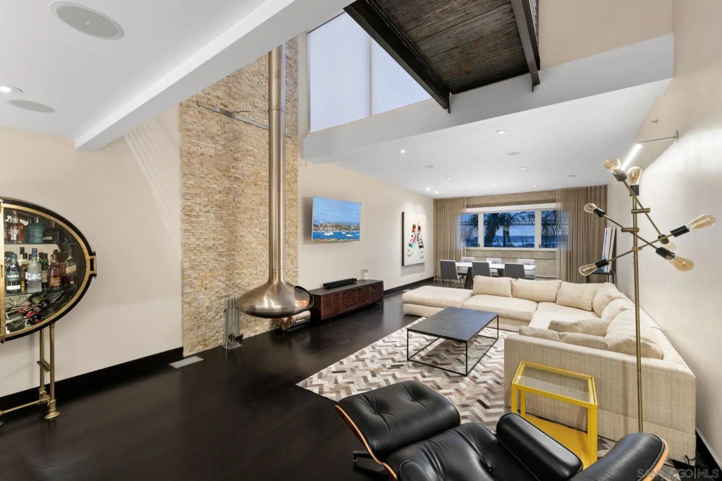 3033 India St. 6, MISSION HILLS