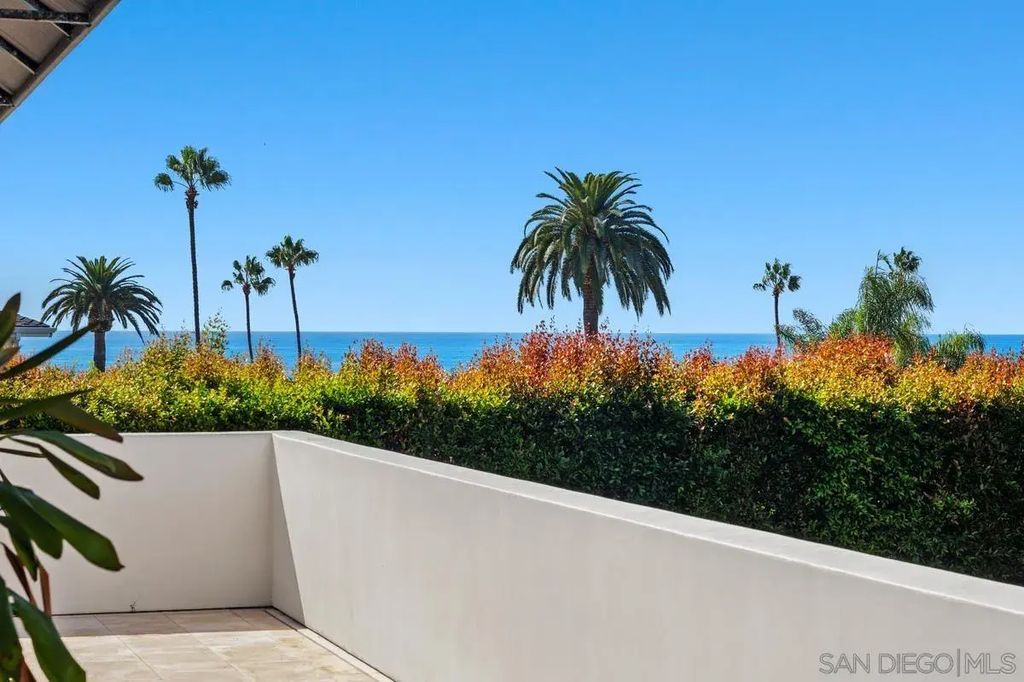 7970 Roseland Dr, La Jolla