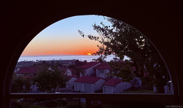 6677 Paseo Del Norte F, Carlsbad