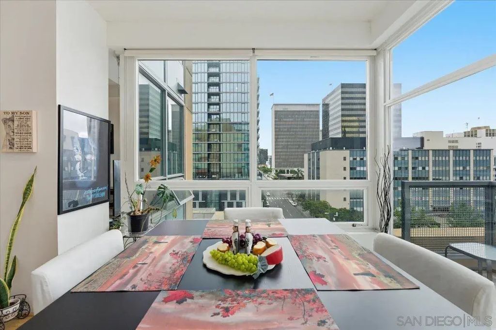 350 W Ash St 711, DOWNTOWN