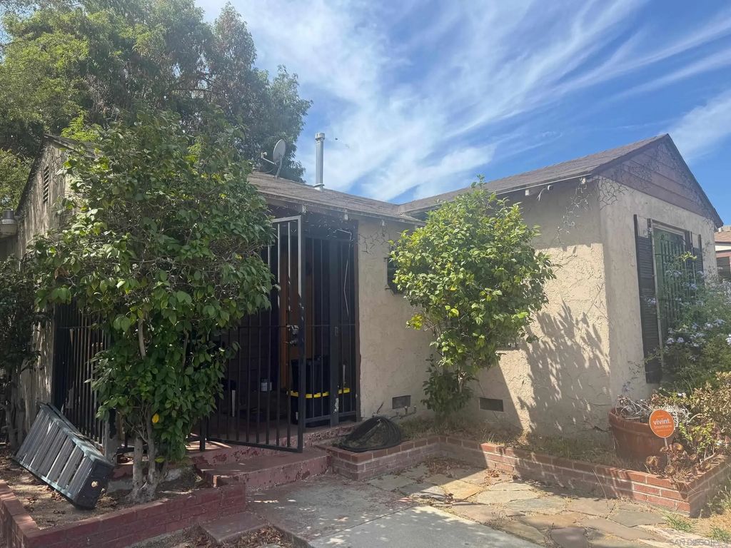 800 W 99th Street, Los Angeles