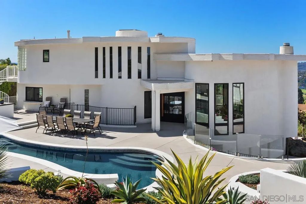 7215 El Fuerte St, Carlsbad