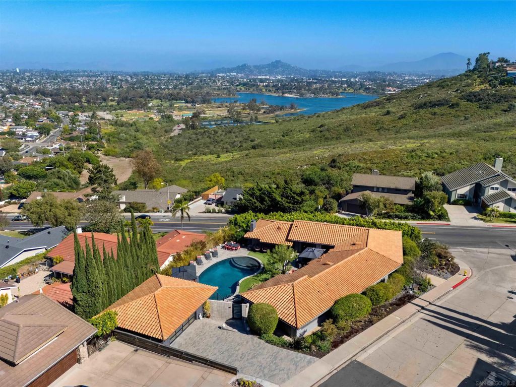 6315 Ridge Manor, Del Cerro (DELC)