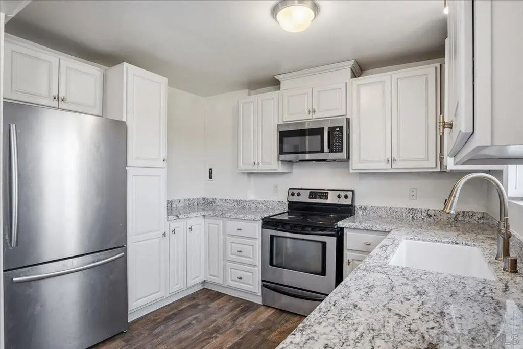 4281 Lowell St 24, La Mesa