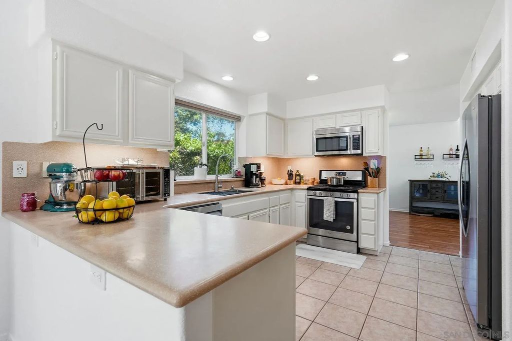 625 Jacks Creek, Escondido