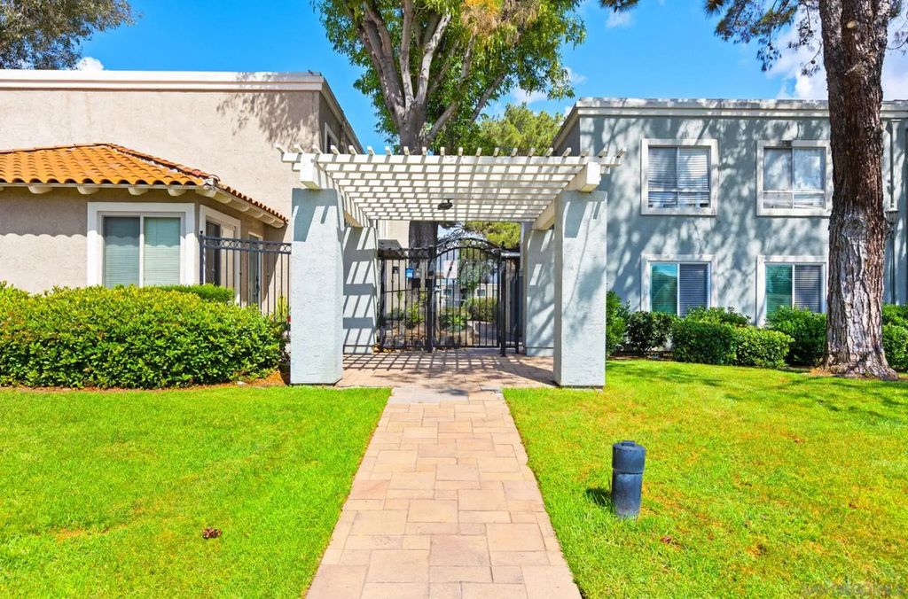 1240 N Broadway 54, Escondido
