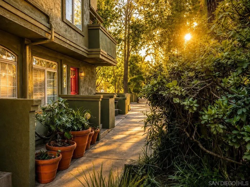 8314 Somerset Ranch Rd Unit: A, Paramount