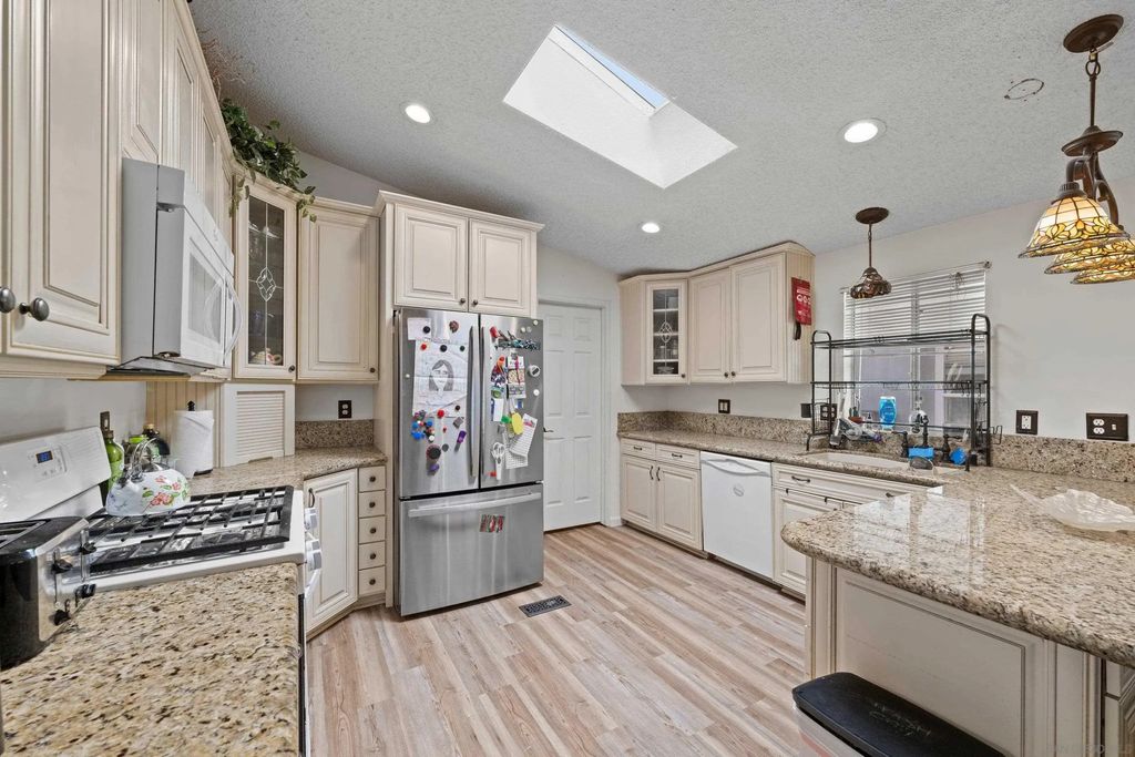4616 N River Spc 68, Oceanside