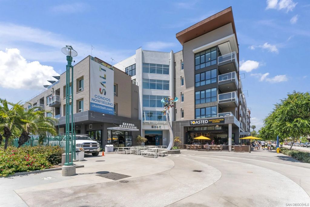 325 N Cleveland Street, Oceanside
