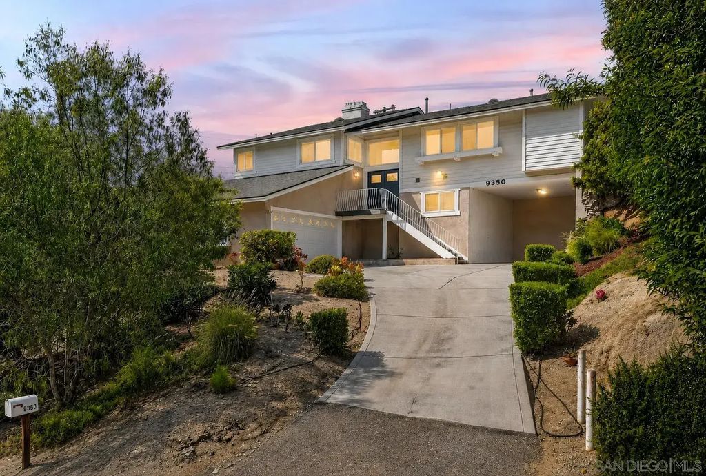 9350 Golondrina Dr, La Mesa
