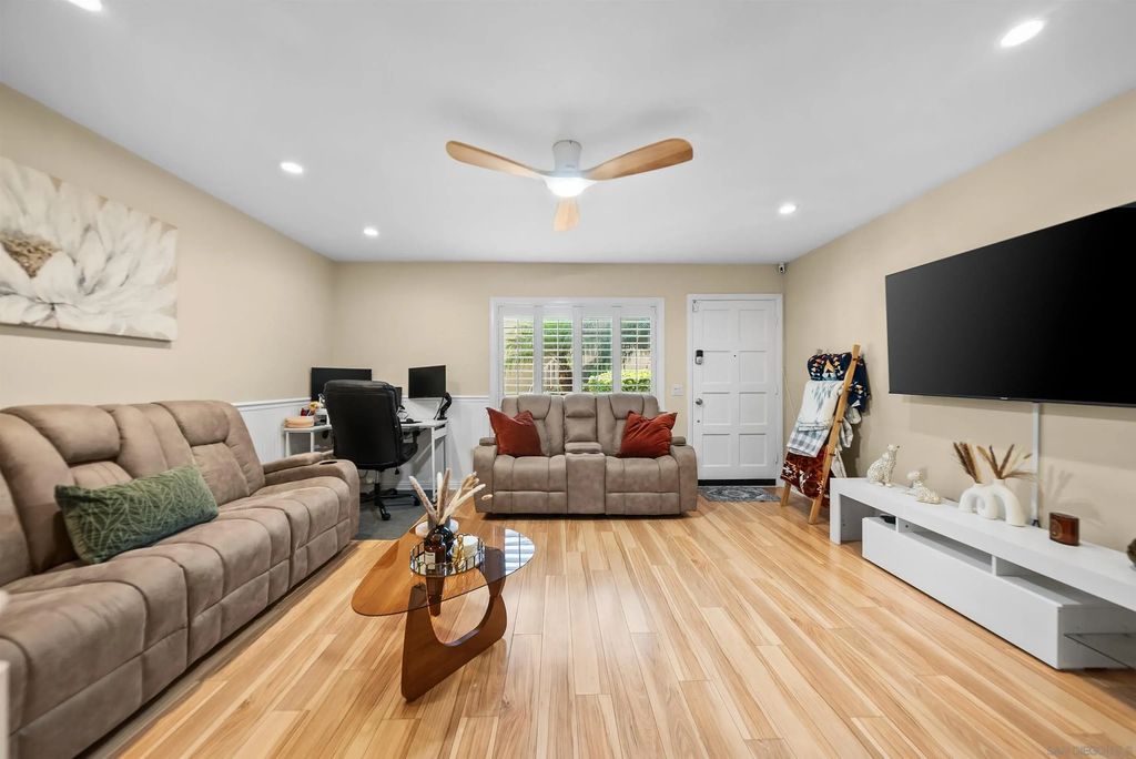 8145 Calle Fanita, Santee