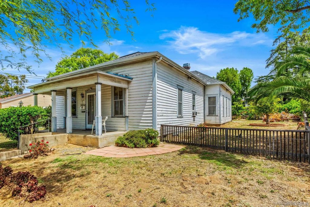 544 S Juniper Street, Escondido