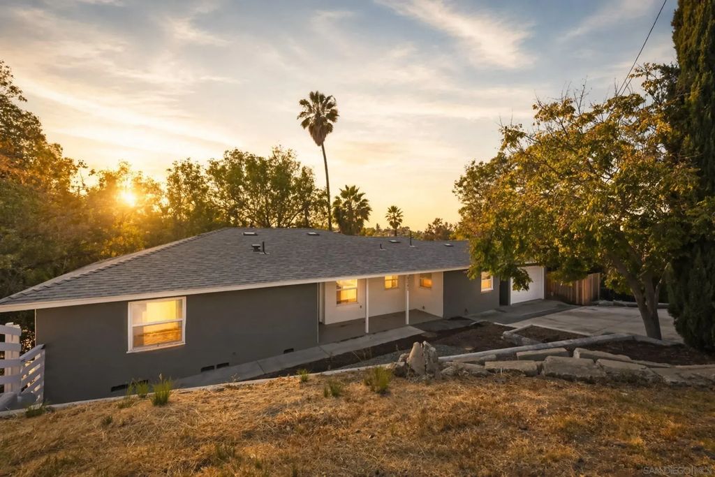 9365 Carmichael Dr, La Mesa