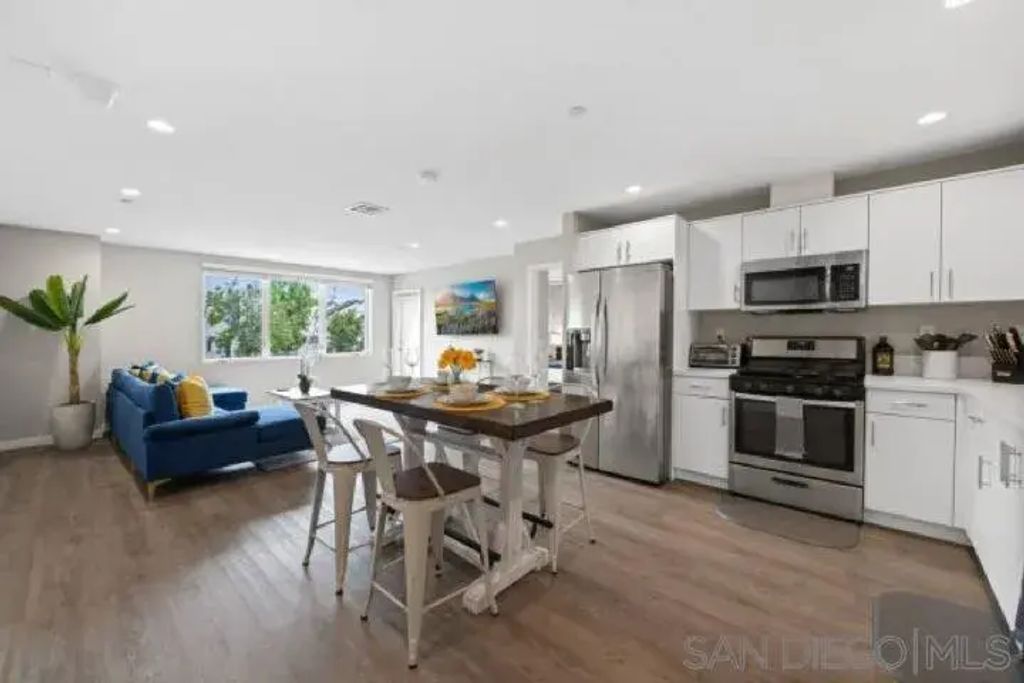 3909 Voltaire St 306, OCEAN BEACH