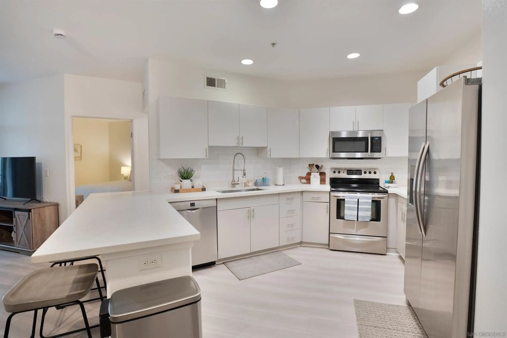 1501 Front St 329, SAN DIEGO