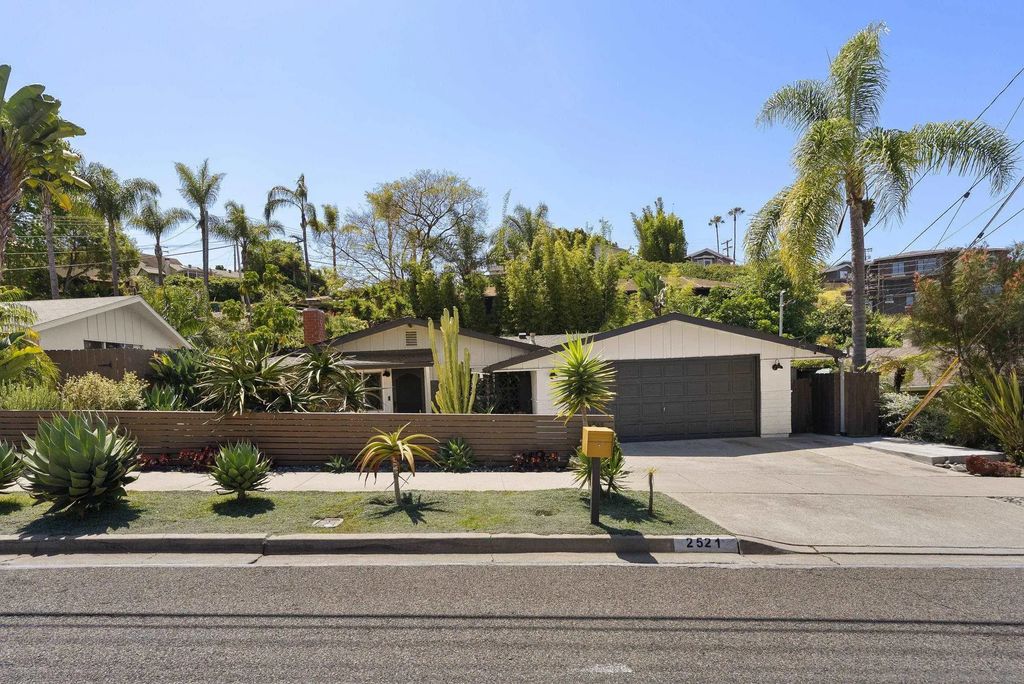 2521 Sarbonne Dr, Oceanside