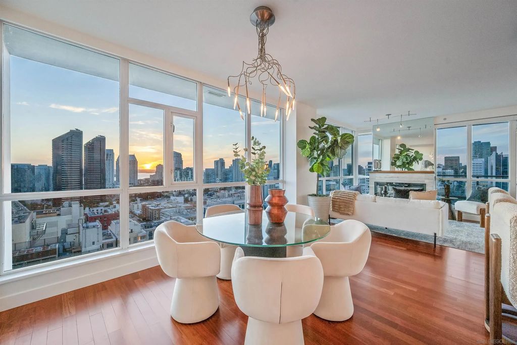 325 7th 2304, DOWNTOWN
