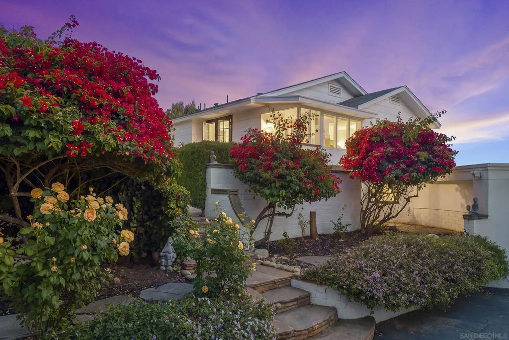 10409 Grandview Dr, La Mesa