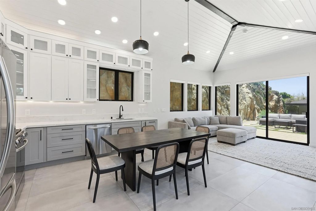 341 Hidden Pines Rd, Del Mar