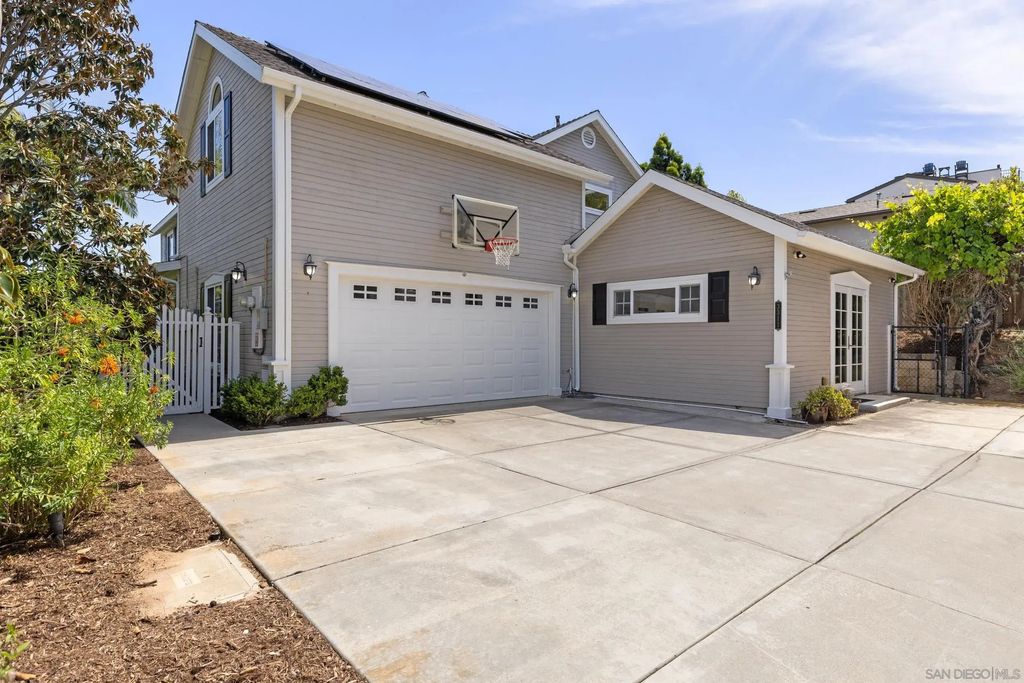 3311 James, Carlsbad