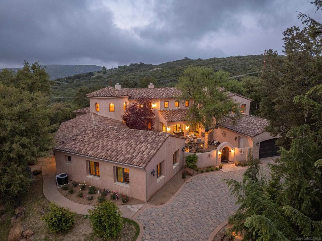 23835 Viejas Grade, Descanso