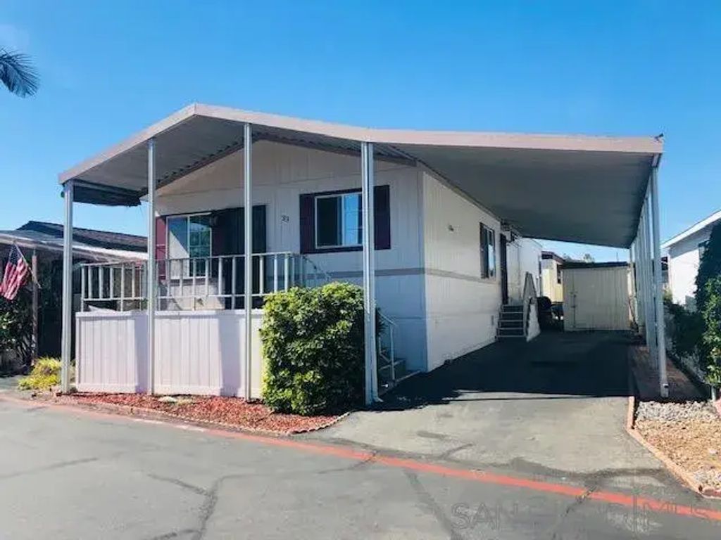 400 N Melrose 33, Vista