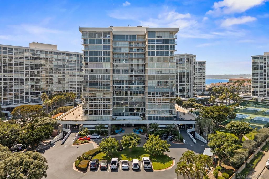 1750 Avenida Del Mundo 309, Coronado
