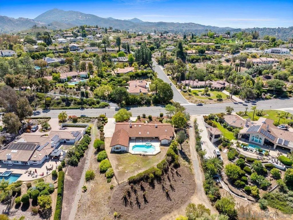 17648 Valle Verde Rd, Poway