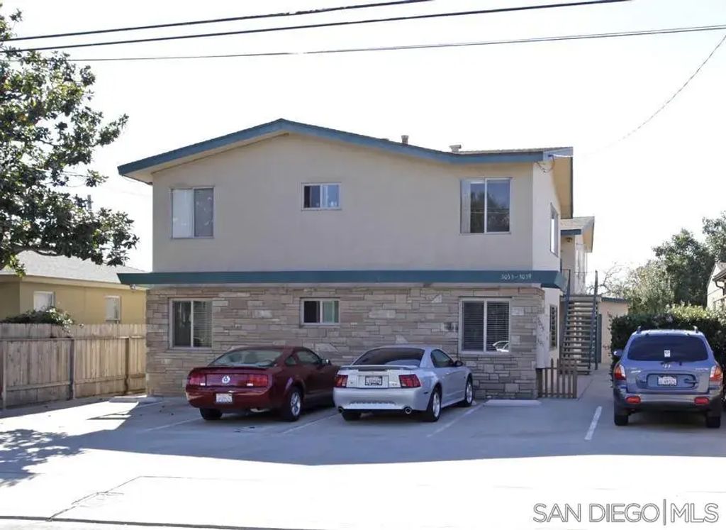 3035-39 Macaulay, 