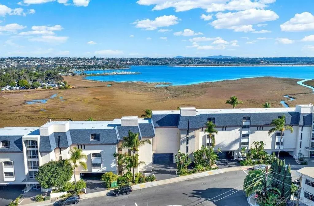 3991 Crown Point Dr P12, PACIFIC BEACH