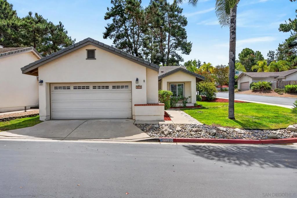 1272 Lancer Glen, Escondido