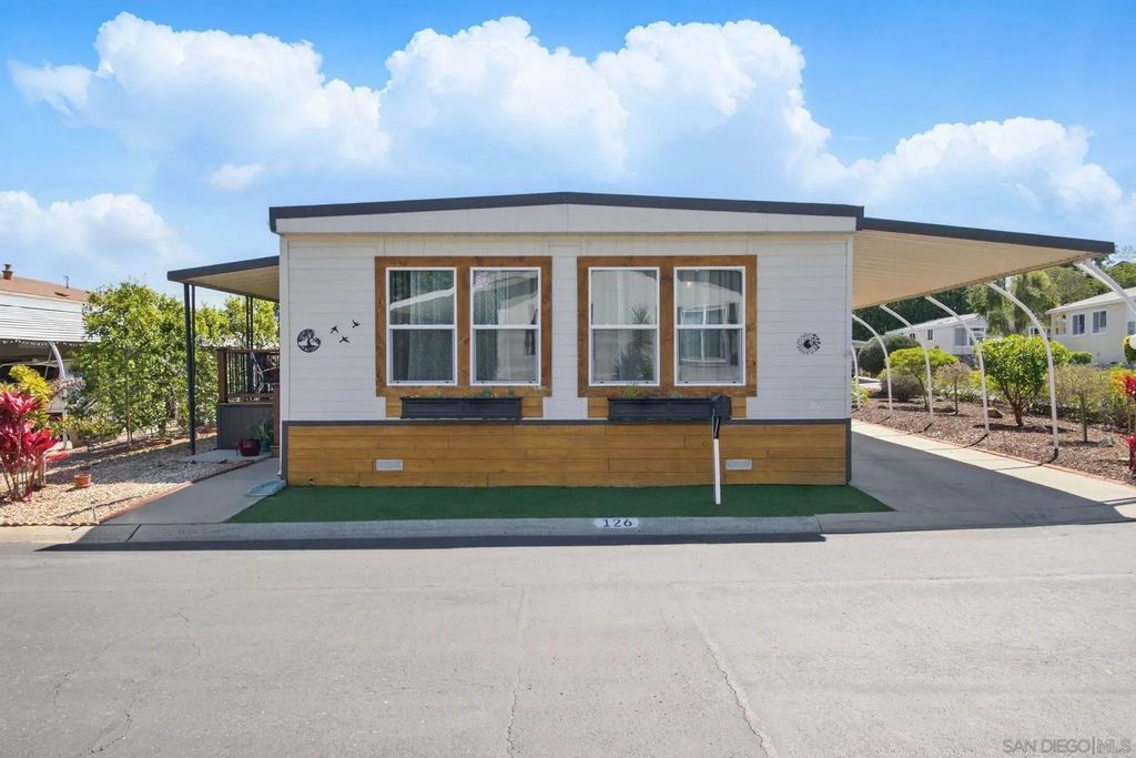 525 W El Norte #126, Escondido
