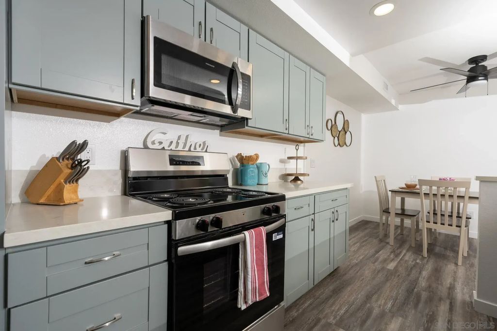 1040 E Washington Ave 30, Escondido